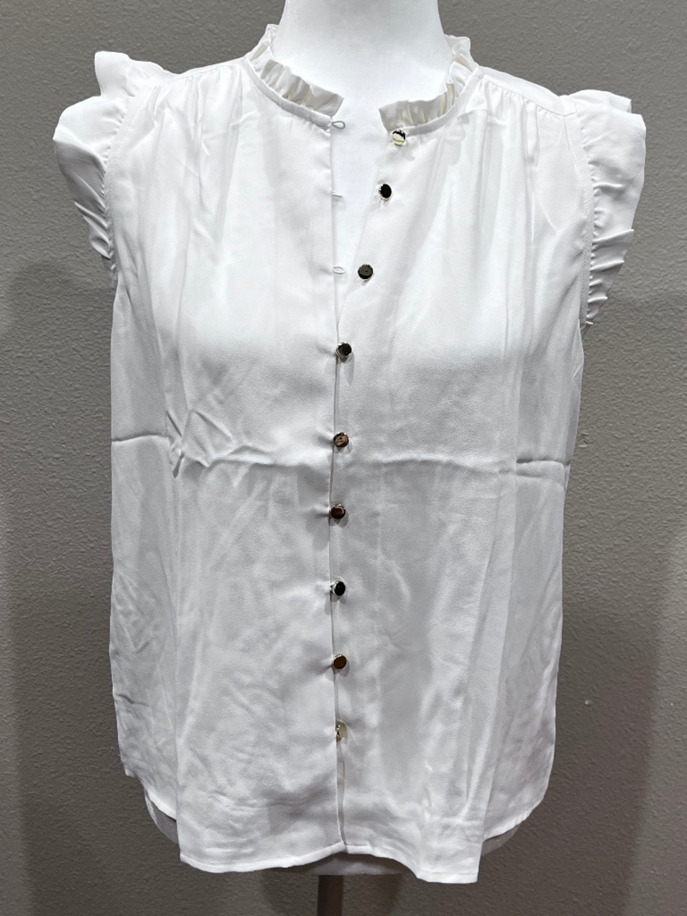 ANN TAYLOR Top Lightweight Blouse Button Up Sleeveless Elegant Flowy Shirt Boho